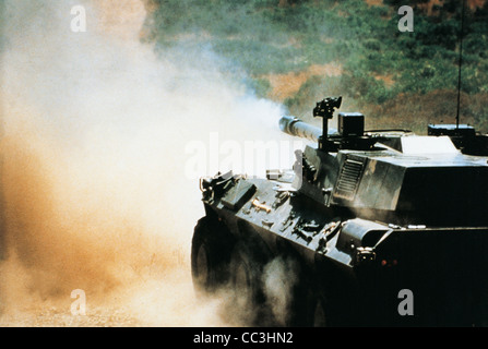 Italiana del ventesimo secolo i veicoli militari armati pesanti Centauro degli anni novanta Foto Stock