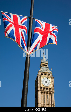 Martinetti Unione battenti nella parte anteriore del Big Ben di Londra, Inghilterra, Regno Unito Foto Stock
