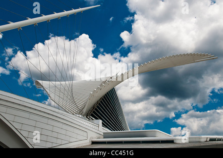 Una vista della parte esterna superiore dettaglio del Milwaukee Wisconsin Museo di arte sul Lago Michigan. Foto Stock