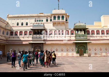 Peacock cortile o Pritam Niwas Chowk, City Palace, a Jaipur, India Foto Stock