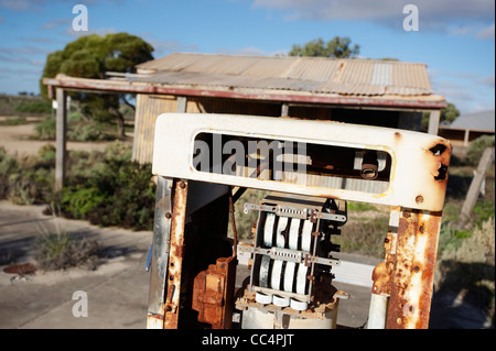 Stazione vecchia pompa, Koolnalda Homestead, Nullarbor Plain, Nullarbor National Park, Sud Australia, Australia Foto Stock