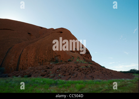 Ayers Rock; Close-up di Uluru la formazione di roccia, Uluru-Kata Tjuta National Park, il Territorio del Nord, l'Australia Foto Stock