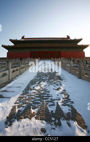 Sollevate il marmo piattaforma dietro Hall di preservare l'armonia, la Città Proibita di Pechino, Cina Foto Stock