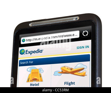 La navigazione Expedia viaggio sito web su uno smartphone HTC Foto Stock