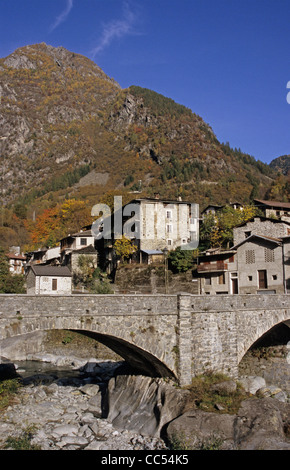 Il villaggio di Cataeggio, Val Masino, Valtelline, Lombardia, Italia Foto Stock