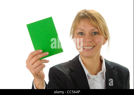 Sorridente business donna con positivi carta verde Foto Stock