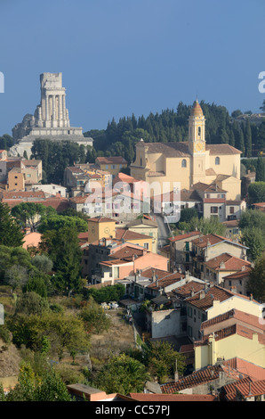 Vista su la Turbie e il Trofeo di Augusto o Trophée des Alpes, un Monumento alla Vittoria Romana e la Riviera Città di la Turbie Alpes-Maritimes Francia Foto Stock