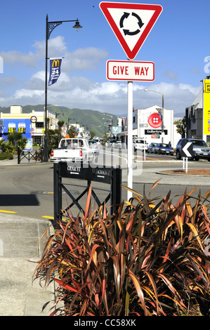 Jackson Street di Petone, un sobborgo della città di Lower Hutt, regione di Wellington, Nuova Zelanda. Foto Stock