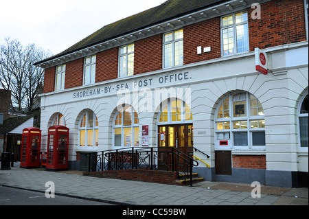 Ufficio postale di Shoreham-by-Sea e caselle telefoniche West Sussex UK nel 2012 Foto Stock