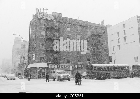 26 gennaio 2011: neve visto cadere nel Lower East Side di Manhattan a New York City, Stati Uniti d'America. Foto Stock
