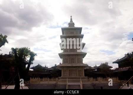 La pagoda di marmo nel Tempio Lingyan, Grotte di Yungang, Datong, Shanxi , Cina Foto Stock