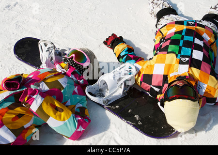 Coppia giovane in tuta da sci, Lianhua Mountain Ski Resort, Changchun, Jilin , Cina Foto Stock