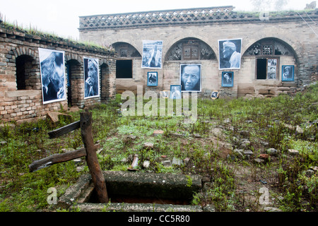 Immagini in bianco e nero viene visualizzato durante Boluo Festival fotografia, Boluo antica città, Yulin, Shaanxi , Cina Foto Stock