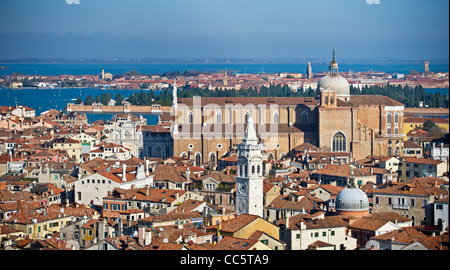 Vista aerea del quartiere di Castello di Venezia, con il campanile di Santa Maria e la Basilica dei SS Giovanni e Paolo Foto Stock