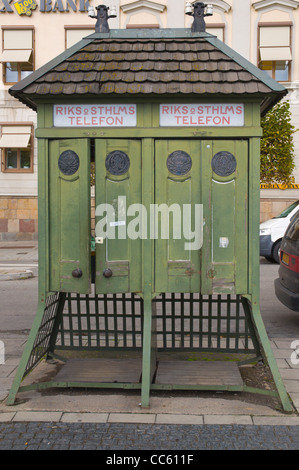 Telefono storico le caselle in piazza Kornhamnstorg old town Stoccolma Svezia Europa Foto Stock