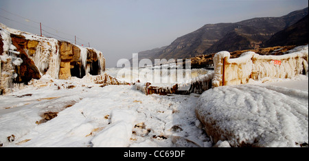 Cascata di Hukou in inverno, Yanan, Shaanxi , Cina Foto Stock