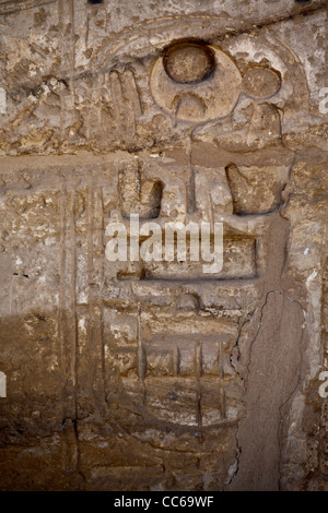 Vista del cartiglio sovrascritto sul primo pilone presso il tempio del faraone Ramesse III, Medinet Habu, West Bank, Luxor, Egitto Foto Stock