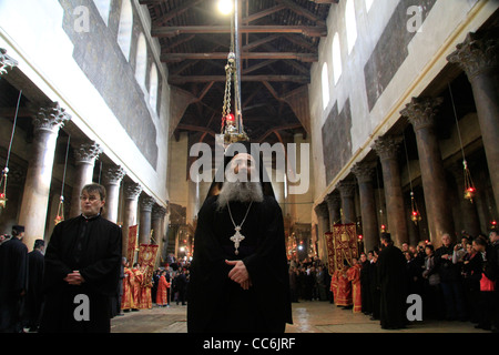 Il Natale a Betlemme, greci ortodossi cerimonia presso la chiesa della Natività Foto Stock