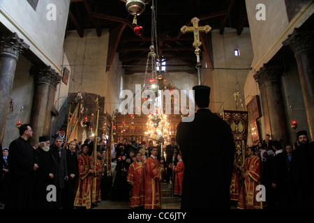 Il Natale a Betlemme, greci ortodossi cerimonia presso la chiesa della Natività Foto Stock