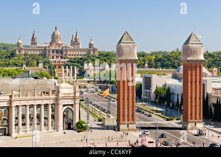 Plaça Espanya di Barcellona e il Palazzo Nazionale Foto Stock