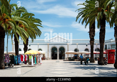 Il mercato coperto in Tavira, Portogallo. Foto Stock