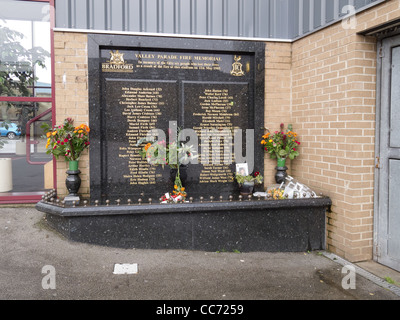 Bradford City Football Club - Bradford memoriale per le vittime degli incendi Foto Stock