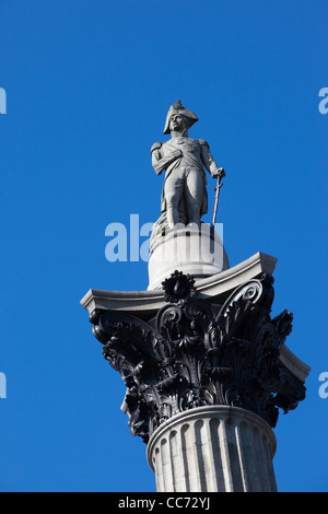 Statua di Lord Horatio Nelson sulla cima di Nelson's colonna in Trafalgar Square Foto Stock