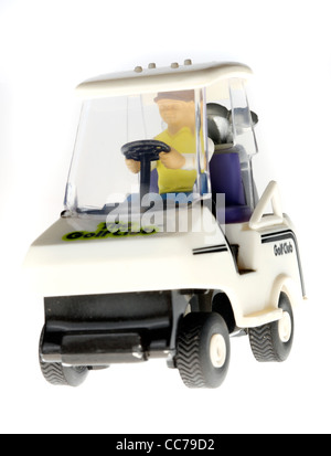 Carrello da golf, giocattolo per bambini, controllo remoto, azionato da batterie. Golf souvenir. Foto Stock