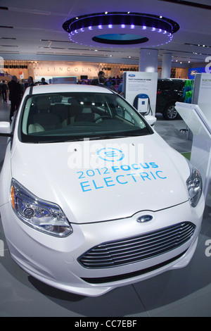 Detroit, Michigan - La Ford Focus di veicolo elettrico sul display al North American International Auto Show. Foto Stock