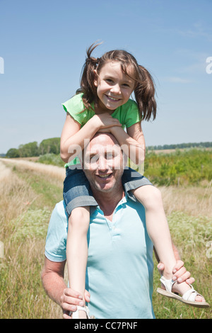 Ritratto di un uomo e di una figlia, Mannheim, Baden-Württemberg, Germania Foto Stock