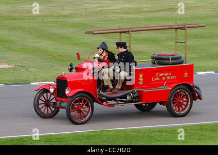 1923 Ford Modello T motore fire dal conte del Derbyshire's wagon. 2011 Goodwood, Sussex, Regno Unito. Foto Stock