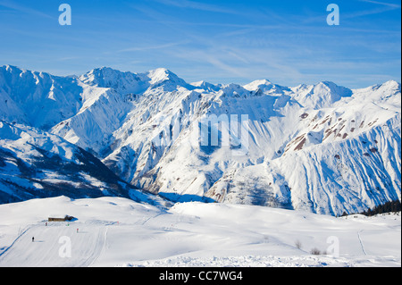 Méribel e Courchevel in Trois Vallées (3 valli sciistiche nella Valle Tarentaise nelle Alpi francesi. Dicembre 2011 Foto Stock