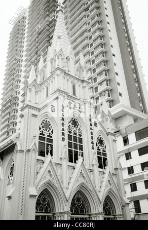 Fotografia di viaggio - chiesa cristiana edificio del Santo Rosario a Kuala Lumpur in Malesia nel sud-est asiatico in Estremo Oriente. Architettura Foto Stock