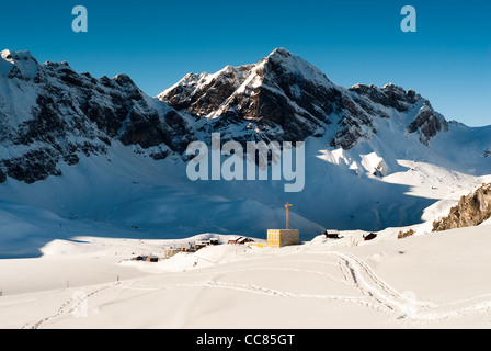 Melchsee Frutt e Hohenstollen (2481m) in inverno, Svizzera Foto Stock