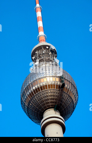 La torre della televisione ad Alexanderplatz di Berlino. Foto Stock