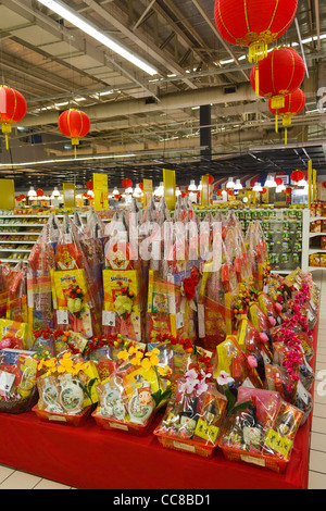 Dolci per il Capodanno cinese, supermercato Carrefour, Wangsa Maju Mall, Kuala Lumpur, Selangor, Malaysia Foto Stock