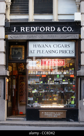 J. Redford & Co. cigar shop, 33 Royal Exchange, città di Londra, Inghilterra Foto Stock