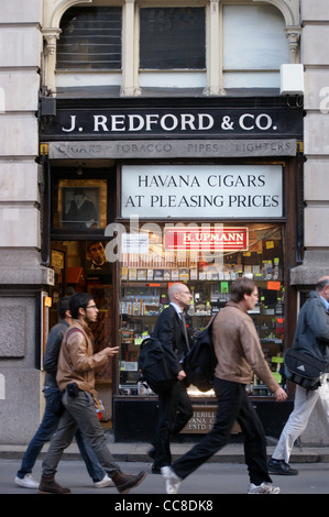 J. Redford & Co. cigar shop, 33 Royal Exchange, città di Londra, Inghilterra Foto Stock