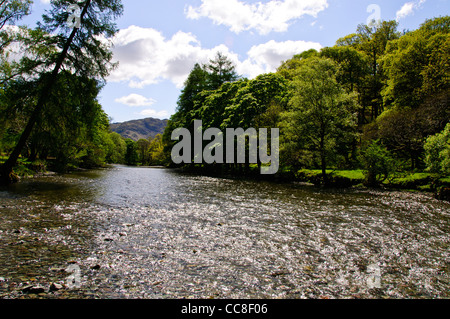 Il Derwent è un fiume nel distretto del lago della contea di Cumbria nel nord dell'Inghilterra.Barrowdale,Lake District,Cumbria, Regno Unito Foto Stock