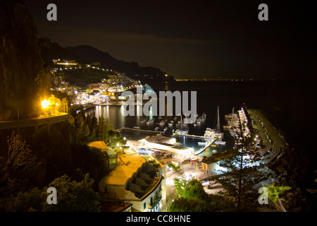 Amalfi di sera, Italia Foto Stock