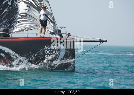 13.01.2012, Abu Dhabi. Volvo Ocean Race, Abu Dhabi Ocean racing barca vincitore della porta in gara Foto Stock