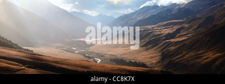 Autunno in valle Chilik, le montagne Tien-Shan, Kazakistan Foto Stock