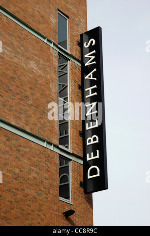 Negozio Debenhams segno a Foyleside Shopping Centre, Londonderry, Irlanda del Nord, Regno Unito Foto Stock