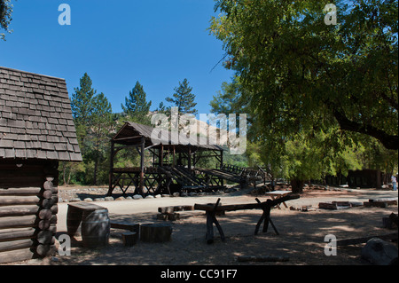 Replica del Mulino Sutters, sito della California il primo oro della scoperta, nel paese d'oro di Coloma California USA Foto Stock