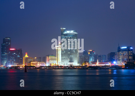 Cina Xiamen notte vista dall Isola di Gulangyu Foto Stock
