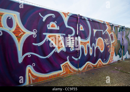 Vivacemente colorata colorata Vernici Spray Graffiti Wall arte e stile di scrittura Foto Stock
