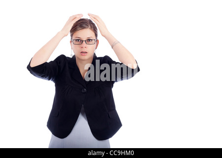 Scioccato young business woman, isolato su sfondo bianco con un grande spazio di copia. Foto Stock