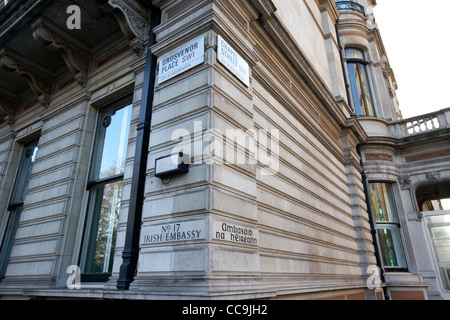 L'ambasciata irlandese Grosvenor Place Londra Inghilterra Regno Unito Regno Unito Foto Stock