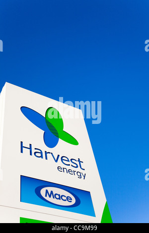 Segno sulla stazione di benzina, Harvest energia, Bromley, Kent, Regno Unito. Indipendenti di olio combustibile fornitore, parte dell oceano blu di un gruppo di imprese. Foto Stock