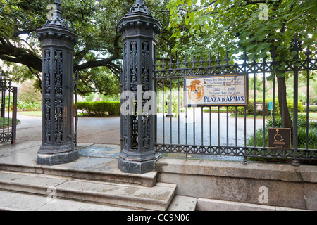 Ferro battuto entrata a Jackson Square nel Quartiere Francese di New Orleans, LA Foto Stock